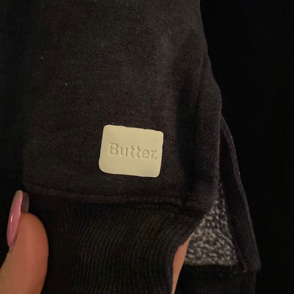 M sized crewneck sweater with gemstone lightening bolt design. Dark charcoal. - Picture 3 of 5